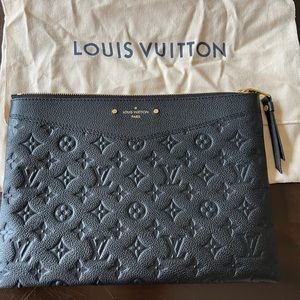 Louis Vuitton Daily Pouch